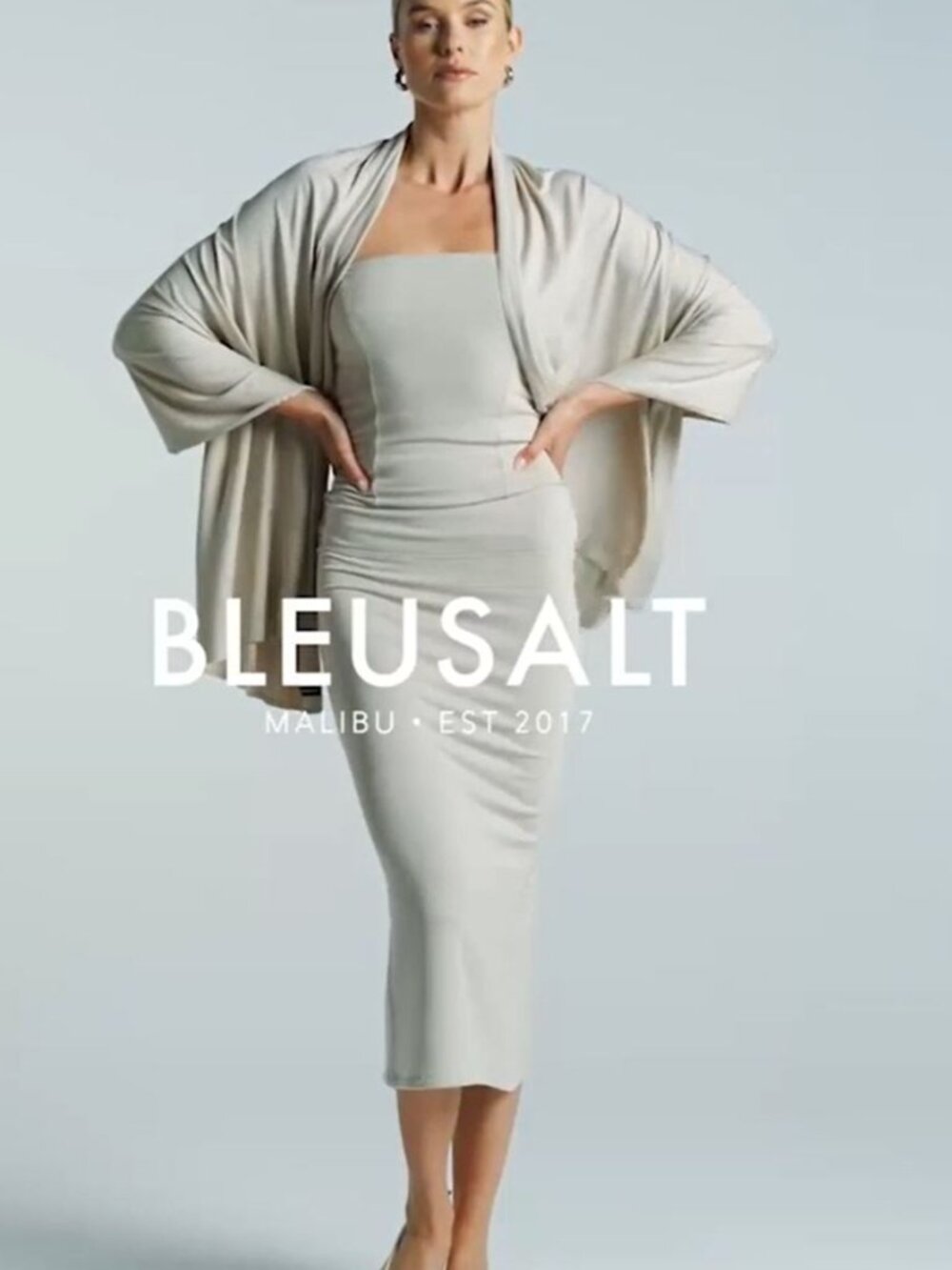 Bleusalt Light Blue Wrap - Picture 8 of 9